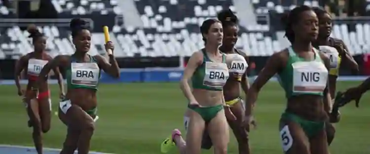 4x100: Correndo por um Sonho :: "A bandeira nacional, o hino e a camisa da seleção foram sequestrados por uma galera que não tem nada de patriota", explica o elenco 4 20210616 4x100 correndo por um sonho papo de cinema 1 e1624386962851