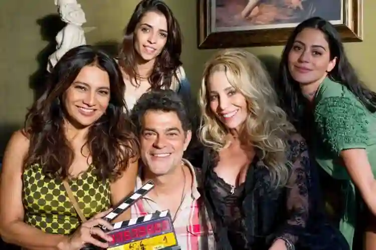 Veneza :: “Acho que não é spoiler dizer que, se eles vão até Veneza, é porque a magia toma conta”, afirma Dira Paes 3 20210617 veneza elenco papo de cinema
