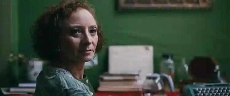 Mostra Curta Vazantes 2021 :: Gays, lésbicas, alienígenas e outras marginalidades 3 20210618 ela que mora no andar de cima papo de cinema 750