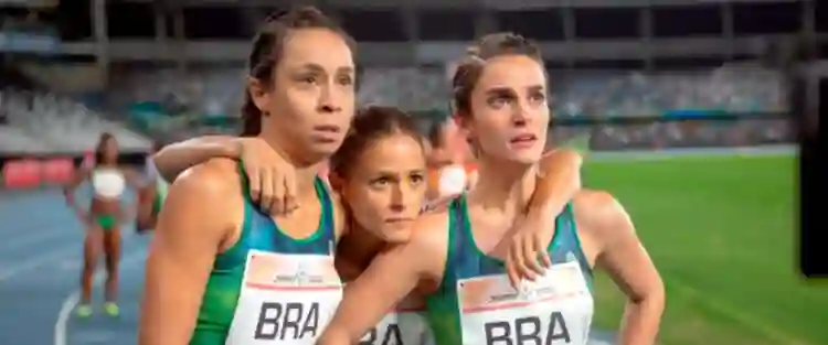 4x100: Correndo por um Sonho :: "A bandeira nacional, o hino e a camisa da seleção foram sequestrados por uma galera que não tem nada de patriota", explica o elenco 3 20210623 4x100 correndo por um sonho papo de cinema 1200