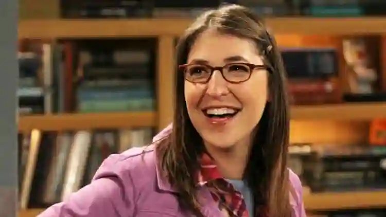As Sick As They Made Us :: Estrela de The Big Bang Theory estreará na direção 2 20210623 mayim bialik papo de cinema
