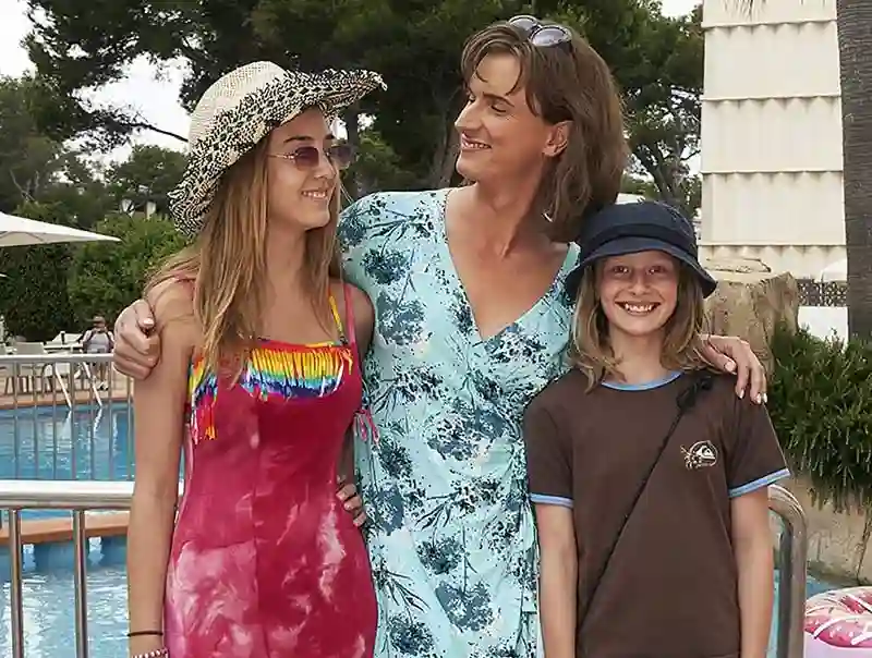20210630 a perfectly normal family papo de cinema 800