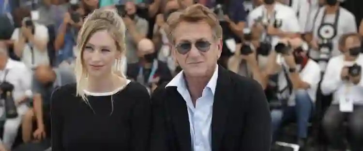 Festival de Cannes 2021 :: Para Sean Penn, situação no Brasil é de "desespero" 2 20210712 sean penn dylan penn festival de cannes 2021 papo de cinema 750