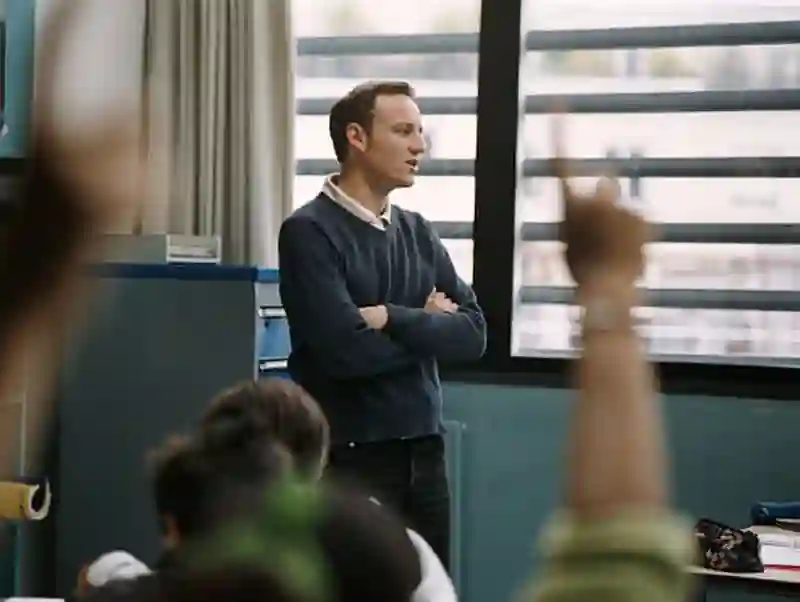 20210913 entre os muros da escola papo de cinema 800