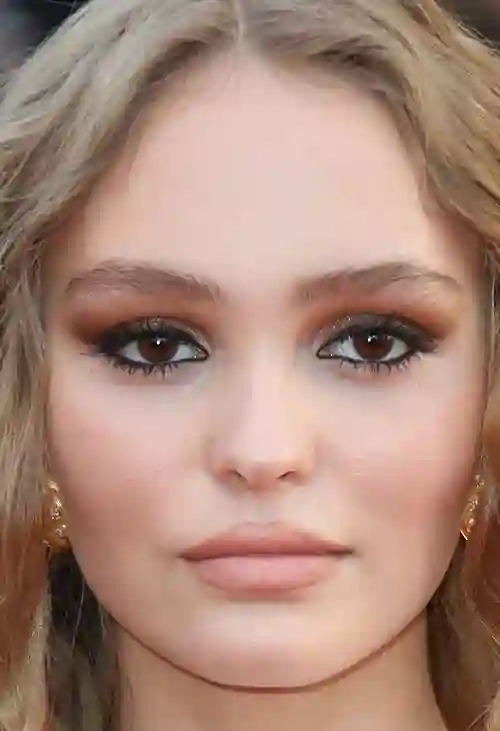 20210914 lily rose depp papo de cinema perfil