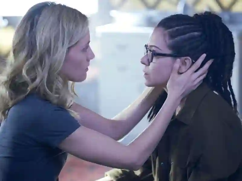 20210917 orphan black papo de cinema 800 t05