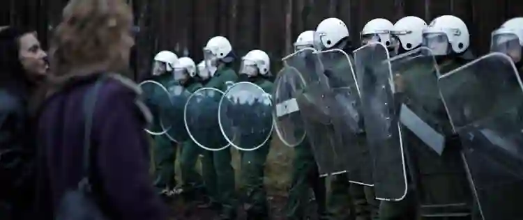 Vingança em Dobro :: Assista ao trailer do lançamento Looke 2 20211020 uma cidade em alerta papo de cinema banner