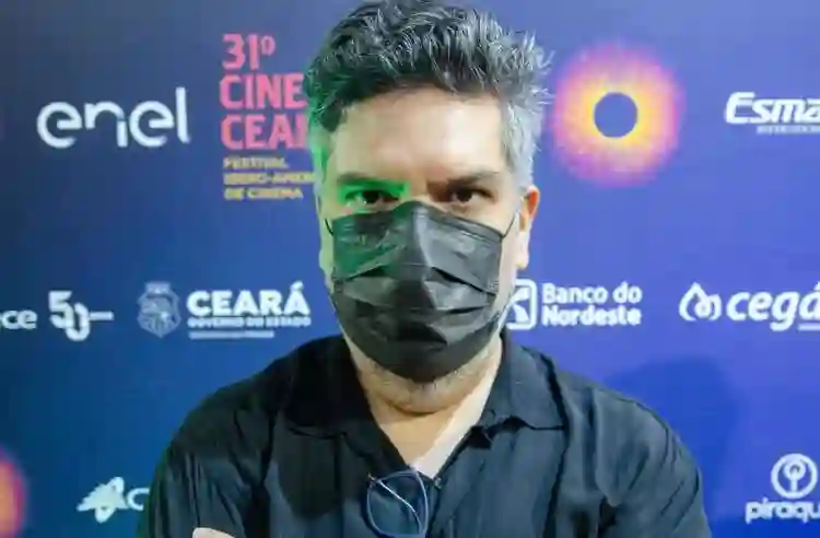 Fortaleza Hotel :: “Sou muito interessado pelas mulheres, como elas enfrentam os problemas, como se ajudam”, afirma o diretor Armando Praça 3 20211130 51709664441 5c62a7846d k 1 e1638306639154