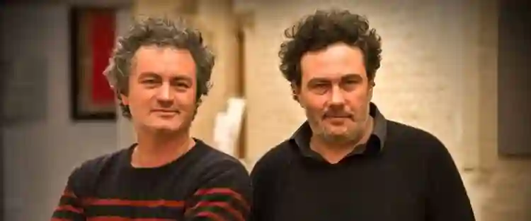 Tralala :: "Quisemos fazer uma comédia musical em relação direta com o real", explicam Arnaud Larrieu e Jean-Marie Larrieu 2 20211203 irmaos larrieu papo de cinema 1200