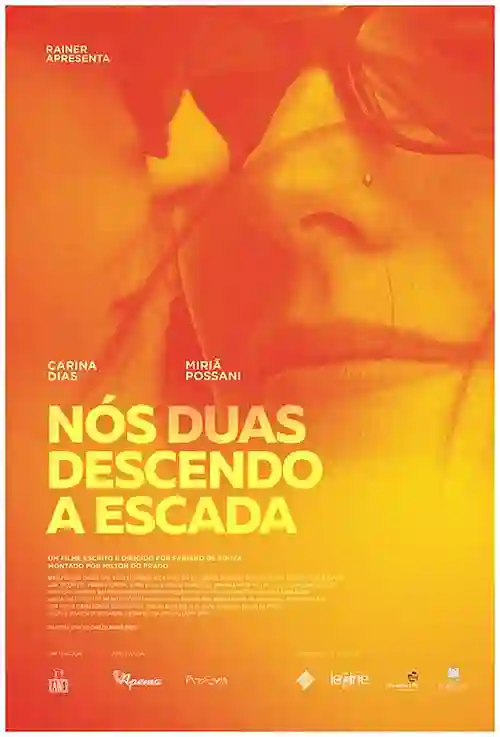 Nós Duas Descendo a Escada