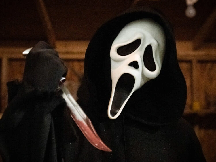 Críticas, curiosidades, bilheterias e muito mais sobre a franquia Pânico, criada por Wes Craven nos anos 1990!