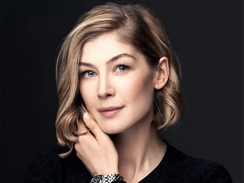 20220204 rosamund pike papo de cinema 800