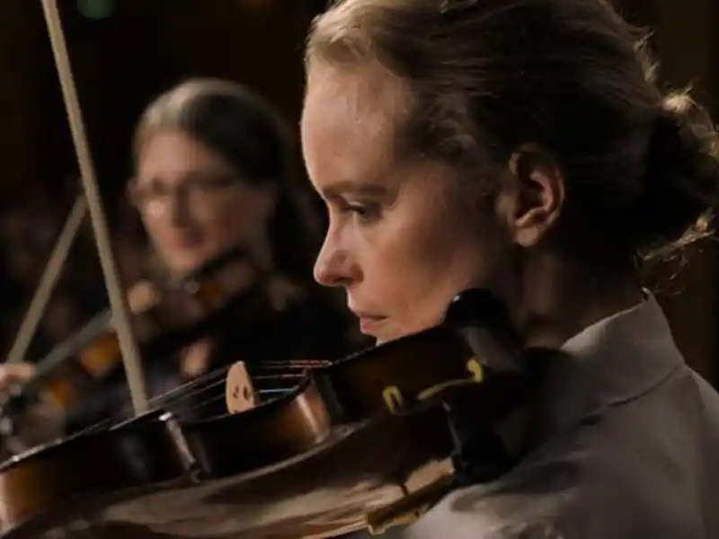 20220222 a professora de violino papo de cinema 800