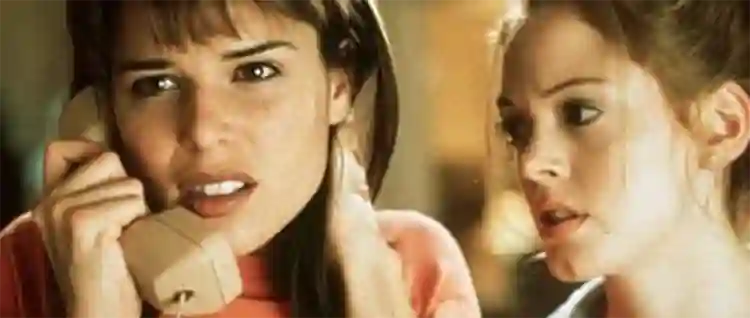 20220607 neve campbell 999