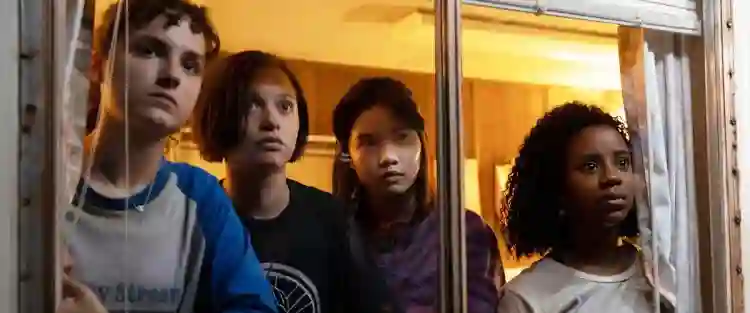20220705 paper girls 1200