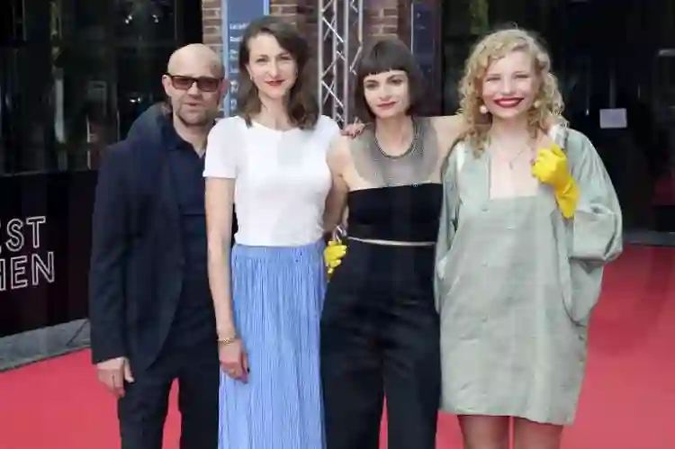 Garota Inflamável :: “O fogo tem a ver com destruir e começar de novo”, revela Elisa Mishto 2 20220716 garota inflamavel elenco papo de cinema