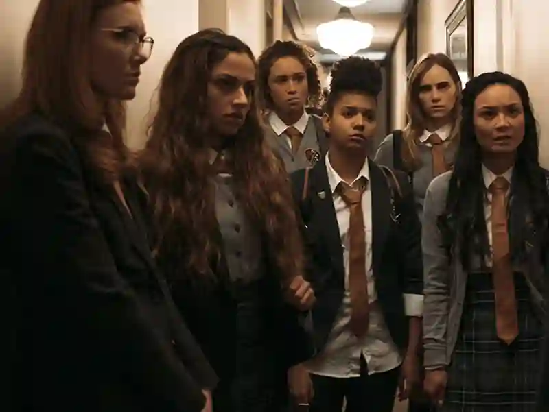 20221013 maldicao da escola edelvine papo de cinema 800