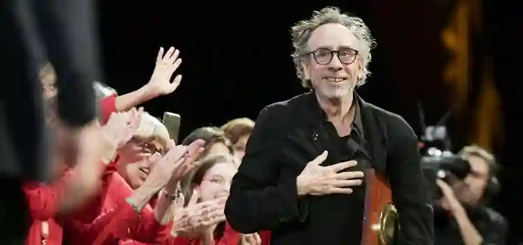Tim Burton chama Disney de “circo horrível” e diz que não voltará a trabalhar no estúdio 2 20221024 tim burton 999