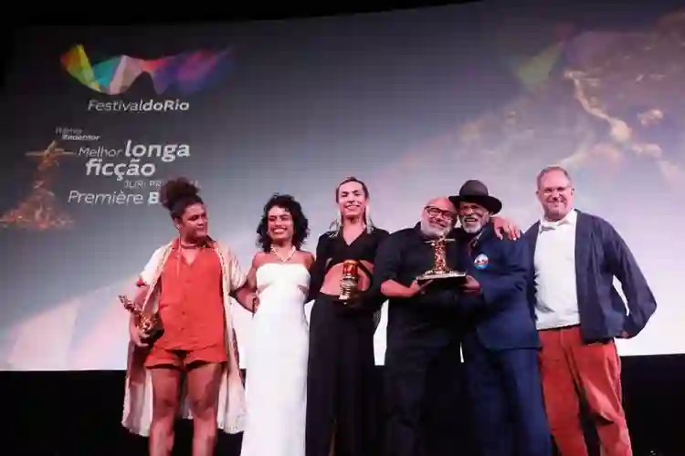 Paloma :: “O filme é um conto de fadas que dura até a vida real bater à porta”, afirma o diretor Marcelo Gomes 4 20221110 paloma festival do rio papo de cinema