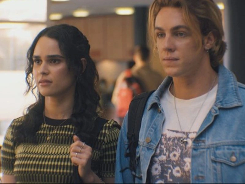 Um de Nós Está Mentindo :: T02 18 20221118 um de nos esta mentindo papo de cinema 800 t02