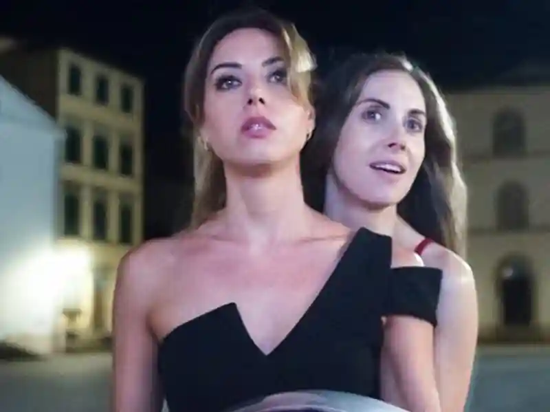 20230118 um amor na italia papo de cinema 800