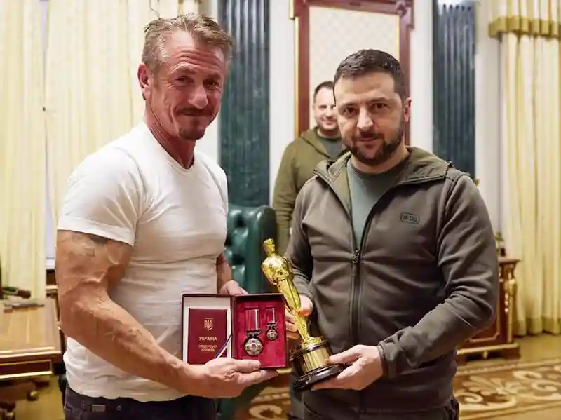 20230216 festival de berlim 2023 sean penn ucrania 800
