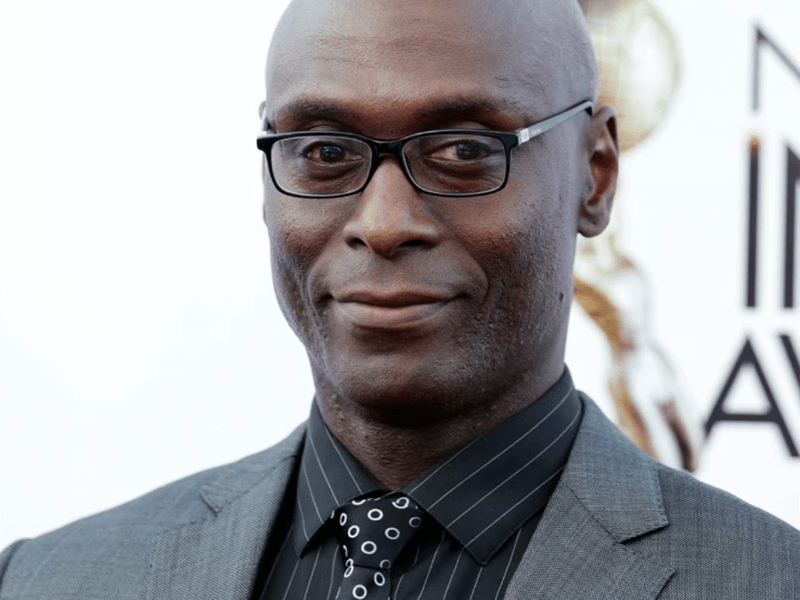 Revelada a causa da morte de Lance Reddick, o Charon de John Wick