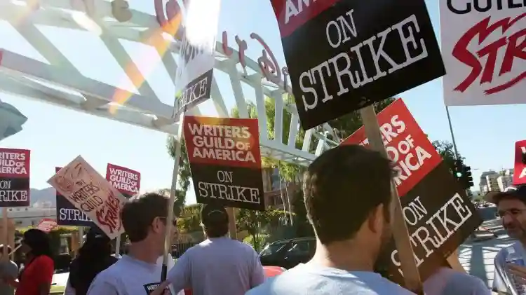 20230418 greve roteiristas papo de cinema