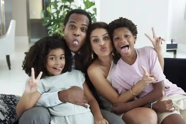 20230423 rocco pitanga paloma bernardi e as criancas credito selmy yassuda