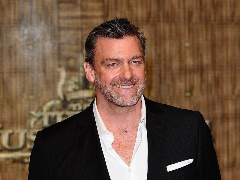 Ator de 'Thor', Ray Stevenson morre aos 58 anos Ele esteve no elenco d