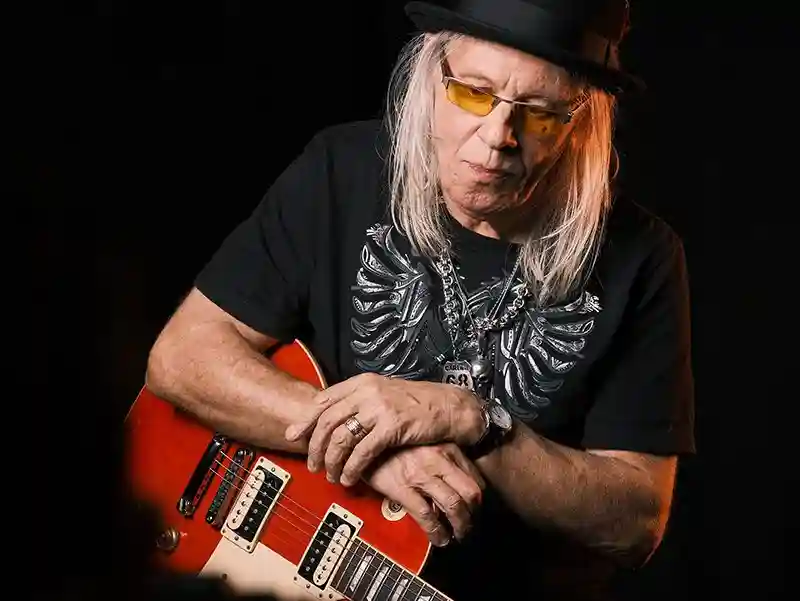 20230713 luiz carlini guitarrista de rock papo de cinema 800