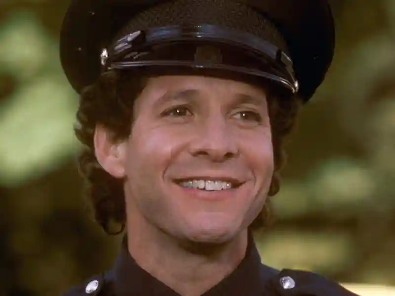 20230717 loucademia de policia 3 de volta ao treinamento papo de cinema 800