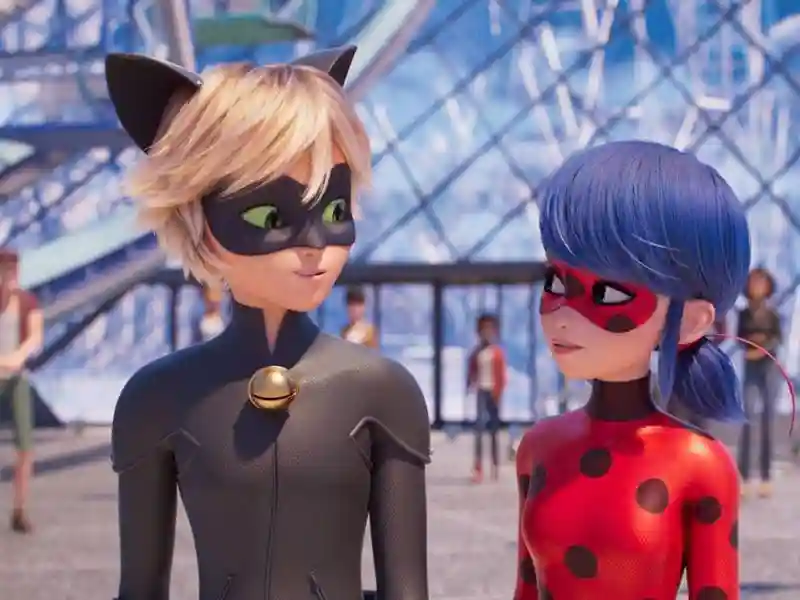 20230726 miraculous as aventuras de ladybug o filme papo de cinema 800