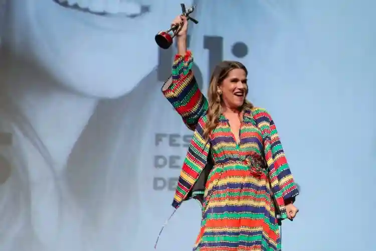 PERFIL :: “Adoro fazer comédia, mas gosto mais ainda de ser atriz”, revela Ingrid Guimarães 3 20230822 ingrid guimaraes foto cleiton thiele papo de cinema