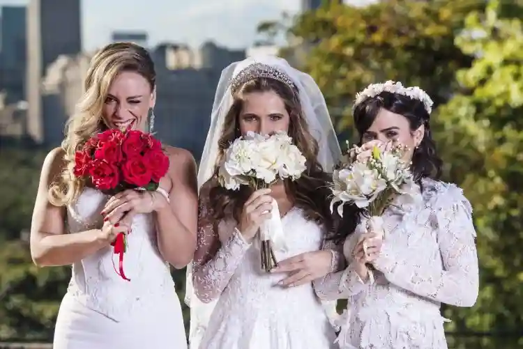 PERFIL :: “Adoro fazer comédia, mas gosto mais ainda de ser atriz”, revela Ingrid Guimarães 7 20230822 loucas pra casar papo de cinema