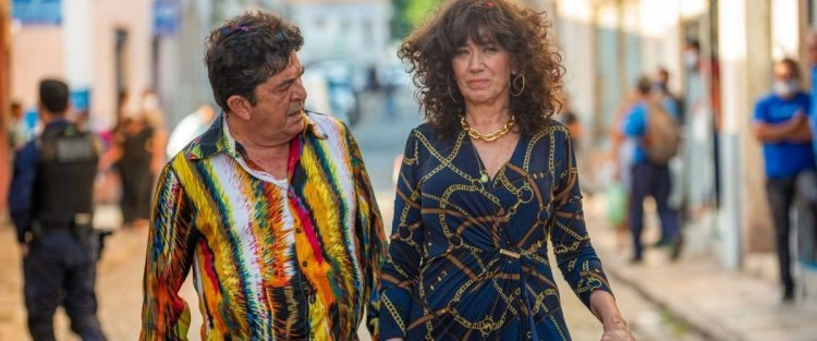 Sessão da Tarde :: Lília Cabral, Maranhão e participações musicais! Conheça Tire 5 Cartas, filme desta quarta (04/03) 2 Sessão da Tarde :: Tire 5 Cartas