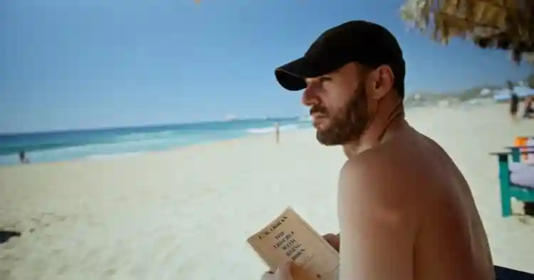 Rotting in the Sun :: “É um filme muito pessoal, que representa meu senso de humor e um olhar crítico sobre nós mesmos”, revela o diretor Sebastián Silva 5 20231002 rotting in the sun papo de cinema