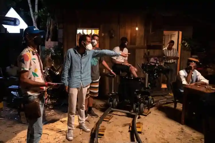 Mussum: O Filmis :: “Quem filma o preto como sofredor é o branco. A gente não se acha coitado. Por isso queria falar desse amor de mãe e filho”, revela o diretor Silvio Guindane 5 20231102 mussum o filmis set filmagem papo de cinema