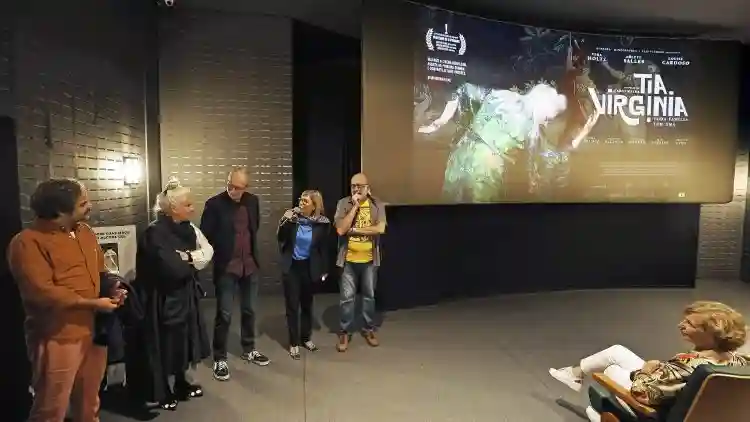 Tia Virgínia :: “Estávamos todos numa energia contagiante. Foi um tempo de delicadeza que vivemos juntos”, afirma Vera Holtz 4 20231120 tia virginia pre estreia papo de cinema