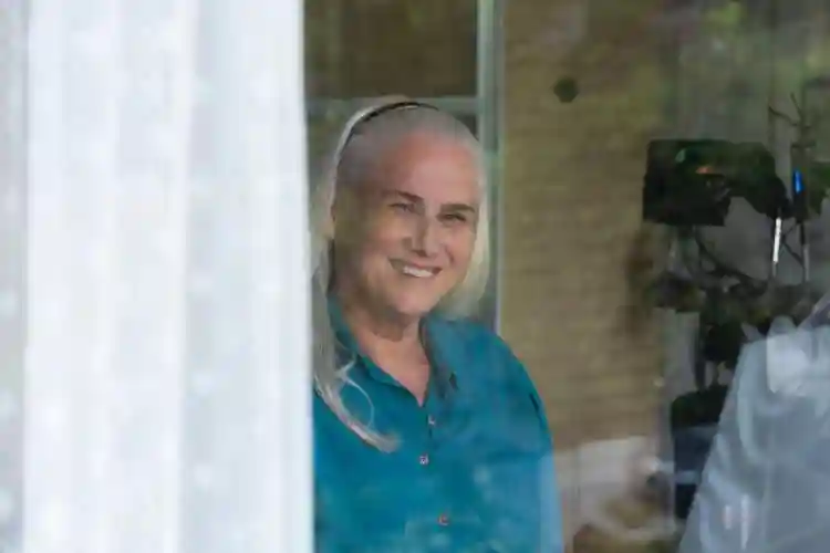 Tia Virgínia :: “Estávamos todos numa energia contagiante. Foi um tempo de delicadeza que vivemos juntos”, afirma Vera Holtz 2 20231120 vera holtz set papo de cinema