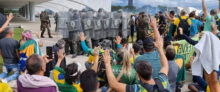 No Céu da Pátria Nesse Instante
