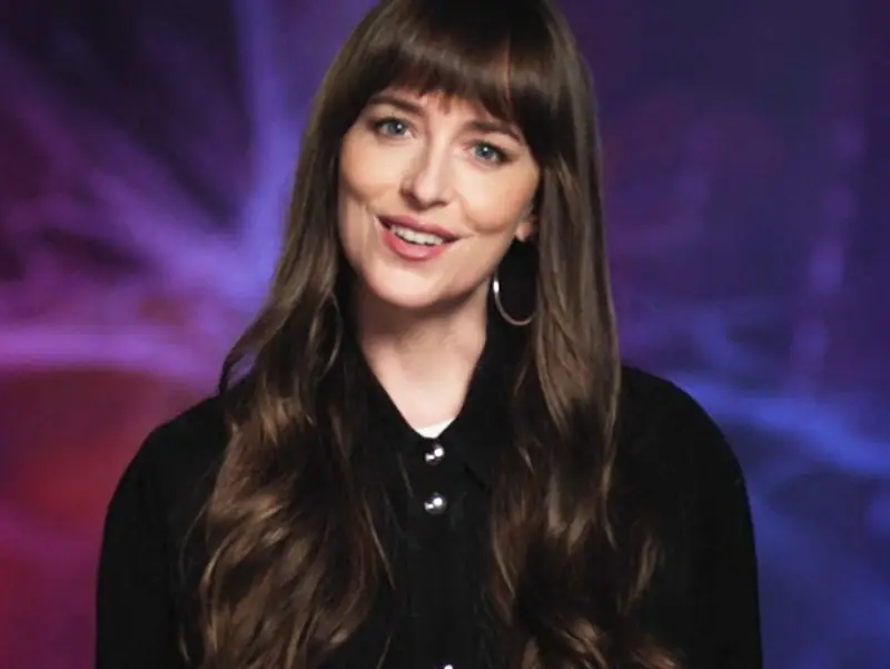 20240125 dakota johnson em video madame teia papo de cinema 800