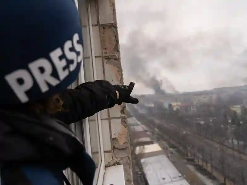 20240210 20 dias em mariupol papo de cinema 800
