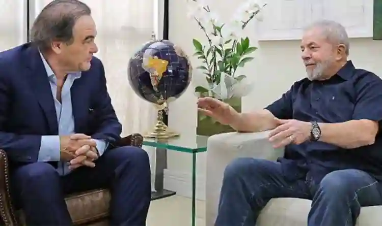 Oliver Stone finaliza seu documentário sobre o presidente Lula 2 20240320 oliver stone lula papo de cinema 2