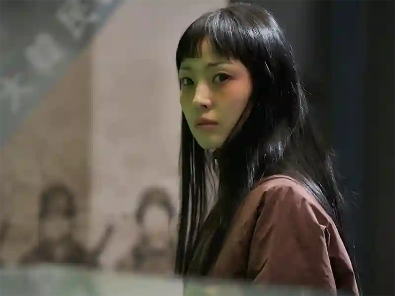 20240405 parasyte the grey papo de cinema 800 t1