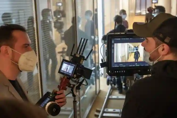 A Grande Fraude :: Você vê pessoas perdendo 3 bilhões de dólares. Como isso é possível?, questiona o diretor David Preute 4 20240514 a grande fraude filmagens papo de cinema