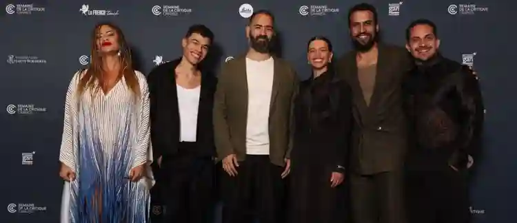 Baby :: Ana Flavia Cavalcanti comenta sua passagem pelo Festival de Cannes 2024 (Exclusivo) 2 Ana Flavia Cavalcanti e equipe de de Baby em Cannes. Foto: Julia Hervouin