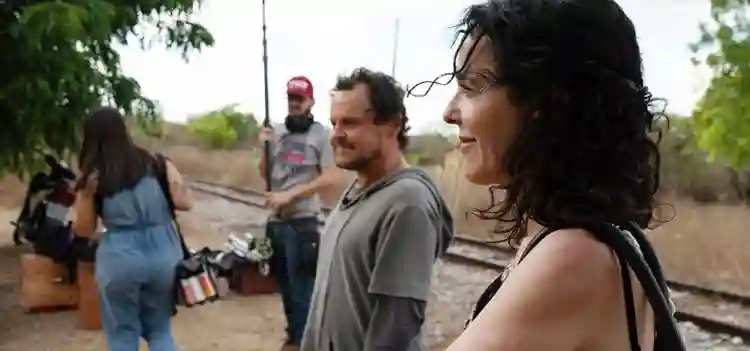 Mais Pesado é o Céu :: Confira fotos de bastidores do drama que chega aos cinemas (Exclusivo) 2 20240802 mais pesado e o ceu exclusivo papo de cinema 750 2