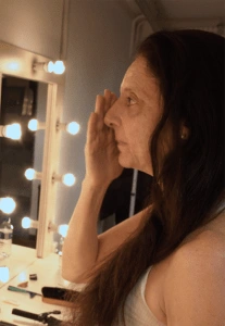 Clarice Niskier: Teatro dos Pés à Cabeça