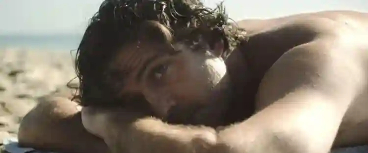 High Tide :: Marco Pigossi estrela drama romântico LGBT dirigido por seu marido 2 High Tide